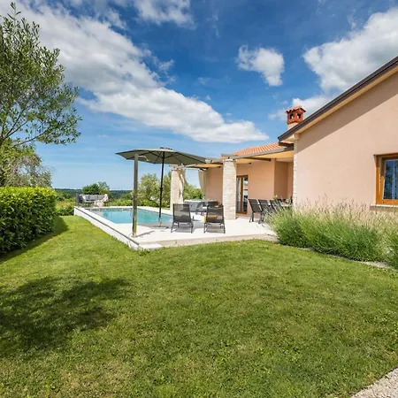 فيلة Draga Prkacini